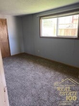 926 SW 6th St in Lincoln City, OR - Building Photo - Building Photo