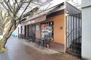 710 NW 21st Ave in Portland, OR - Building Photo