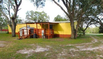18842 Triple E Rd in Clermont, FL - Building Photo