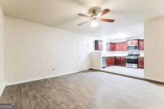 305 Barshay Dr in Covington, GA - Building Photo - Building Photo