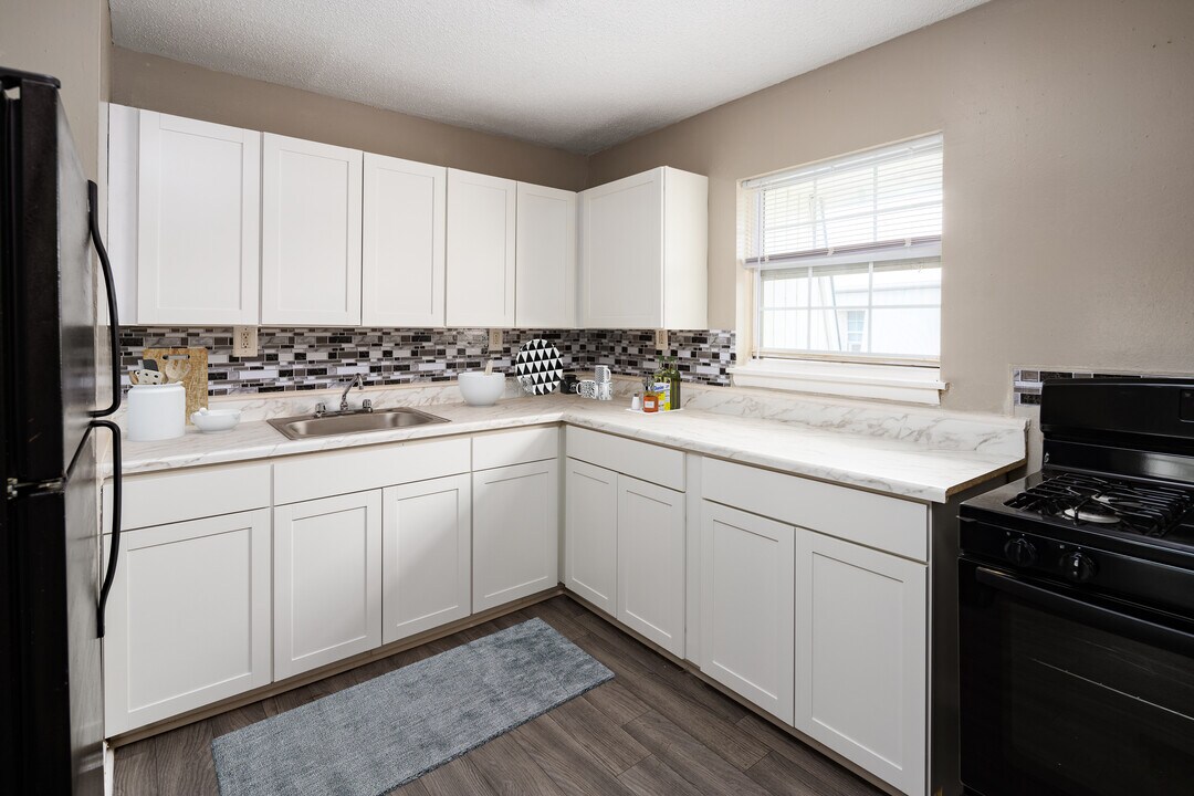 Lanier Terrace in Gainesville, GA - Building Photo