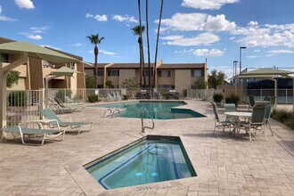 8055 E Thomas Rd in Scottsdale, AZ - Building Photo - Building Photo