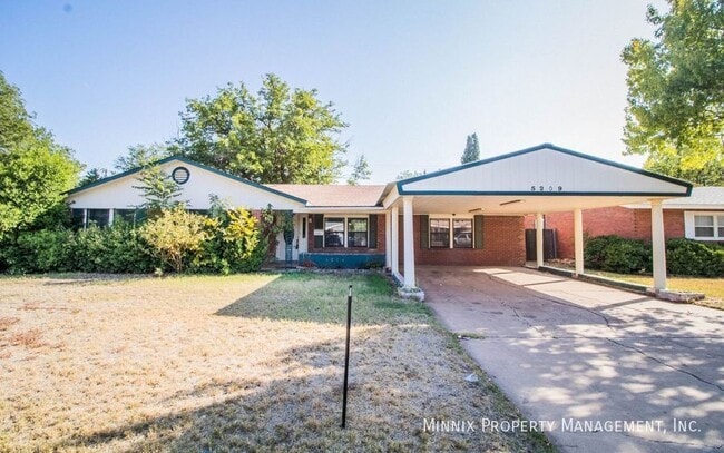 5209 15th St in Lubbock, TX - Foto de edificio - Building Photo