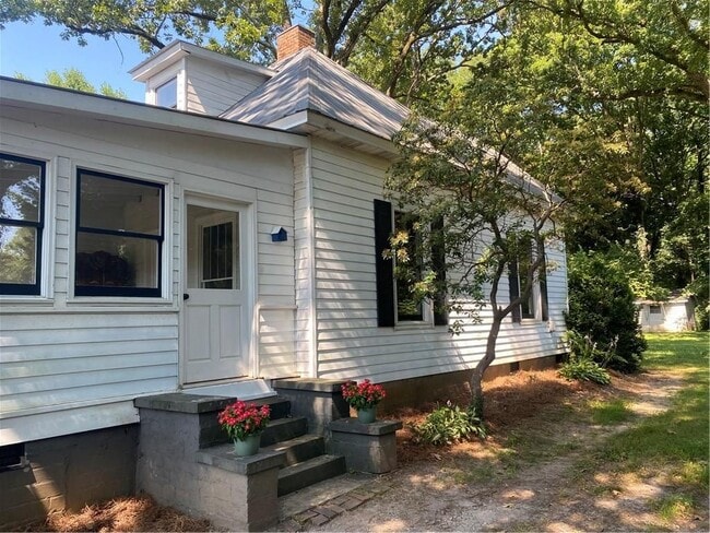 101 1st Ave NW in Lilburn, GA - Building Photo - Building Photo