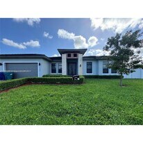13284 SW 228th St in Miami, FL - Building Photo