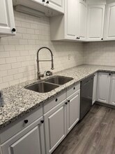 5618 Madison Ave, Unit #2 in Sacramento, CA - Foto de edificio - Building Photo