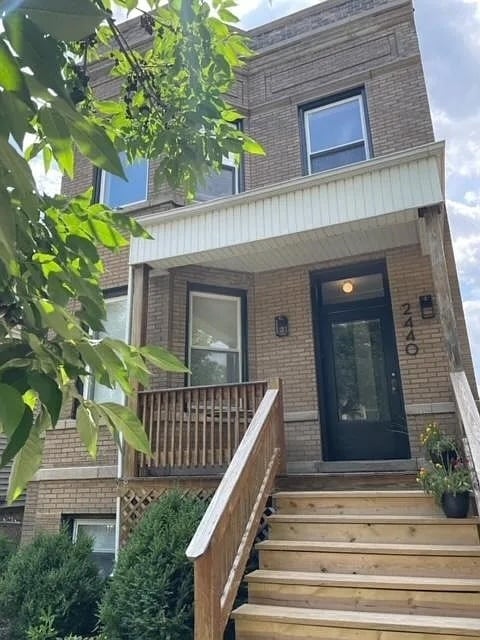 2440 N St Louis Ave in Chicago, IL - Building Photo - Building Photo