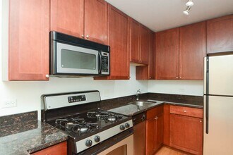 628 W Wrightwood Ave in Chicago, IL - Building Photo - Building Photo