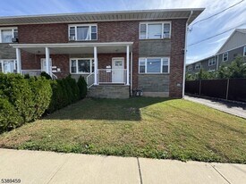 12 E 10th St, Unit R 1 in Linden, NJ - Building Photo
