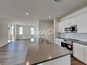 10390 Bishops Cap St in Las Vegas, NV - Foto de edificio - Building Photo