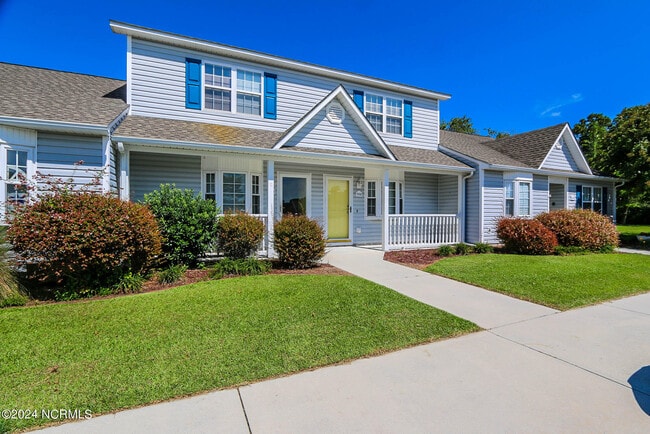 property at 702 Courtyard E