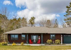 51 Osprey Cir, Unit #9 in Lincolnville, ME - Building Photo