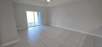 4529 24th St SW in Lehigh Acres, FL - Foto de edificio - Building Photo