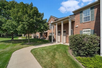 22209 Chesapeake Cir in Commerce Township, MI - Building Photo - Building Photo