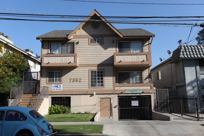 Independence Apartments in Canoga Park, CA - Building Photo - Building Photo