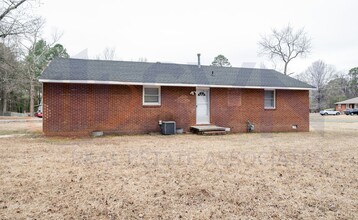 2801 Ross Rd in Durham, NC - Foto de edificio - Building Photo