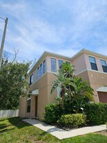 13104 Logan Captiva Ln in Gibsonton, FL - Building Photo