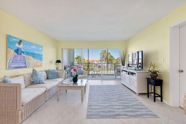 907 Marina Dr in North Palm Beach, FL - Building Photo - Building Photo