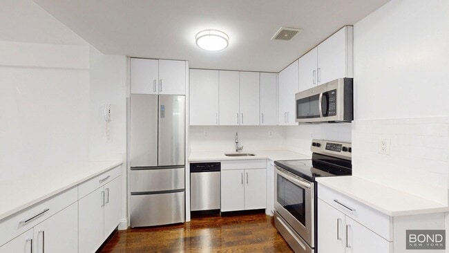 219 E 69th St