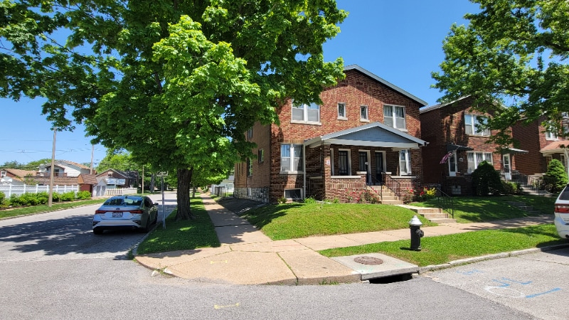 5537 Holly Hills Ave in St. Louis, MO - Building Photo