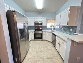 1830 N Buffalo Dr in Las Vegas, NV - Foto de edificio - Building Photo