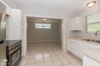 1033 Busac Ave in Jacksonville, FL - Building Photo - Building Photo