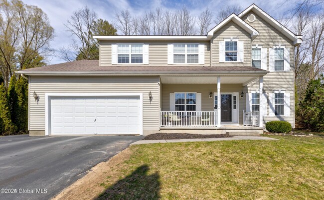9 Evergreen Dr in Saratoga Springs, NY - Building Photo - Building Photo