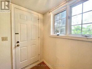 12 Weatherstone Ct in Niagara-On-The-Lake, ON - Building Photo - Building Photo