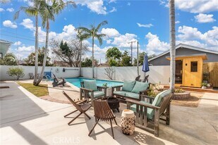 1550 W Palais Rd in Anaheim, CA - Building Photo