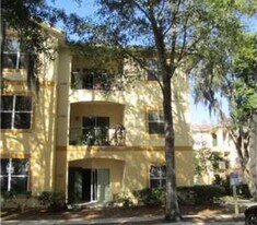 5612 Pinnacle Heights Cir in Tampa, FL - Building Photo