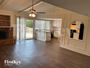 3729 Dumas Trail in Garland, TX - Foto de edificio - Building Photo
