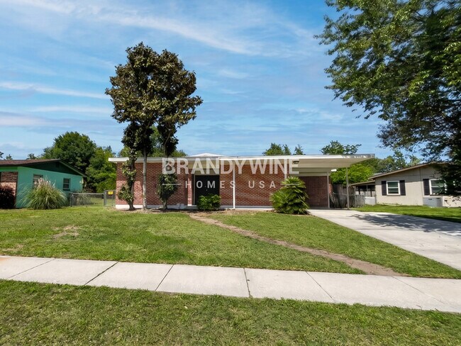 3916 Bogata Dr N in Jacksonville, FL - Foto de edificio - Building Photo