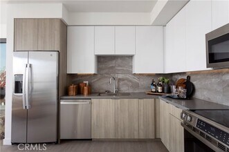 511 S Harbor Blvd in Los Angeles, CA - Building Photo - Building Photo