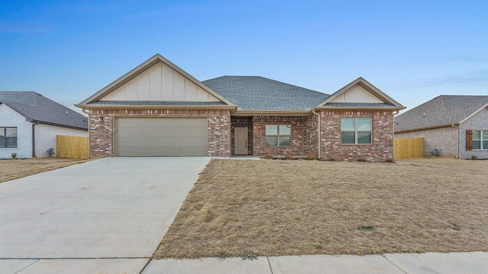 123 N Banner Ave in Farmington, AR - Building Photo