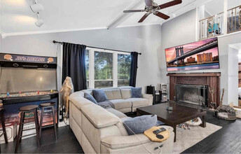 925 NW 22nd St, Unit 3 in Gainesville, FL - Building Photo - Building Photo