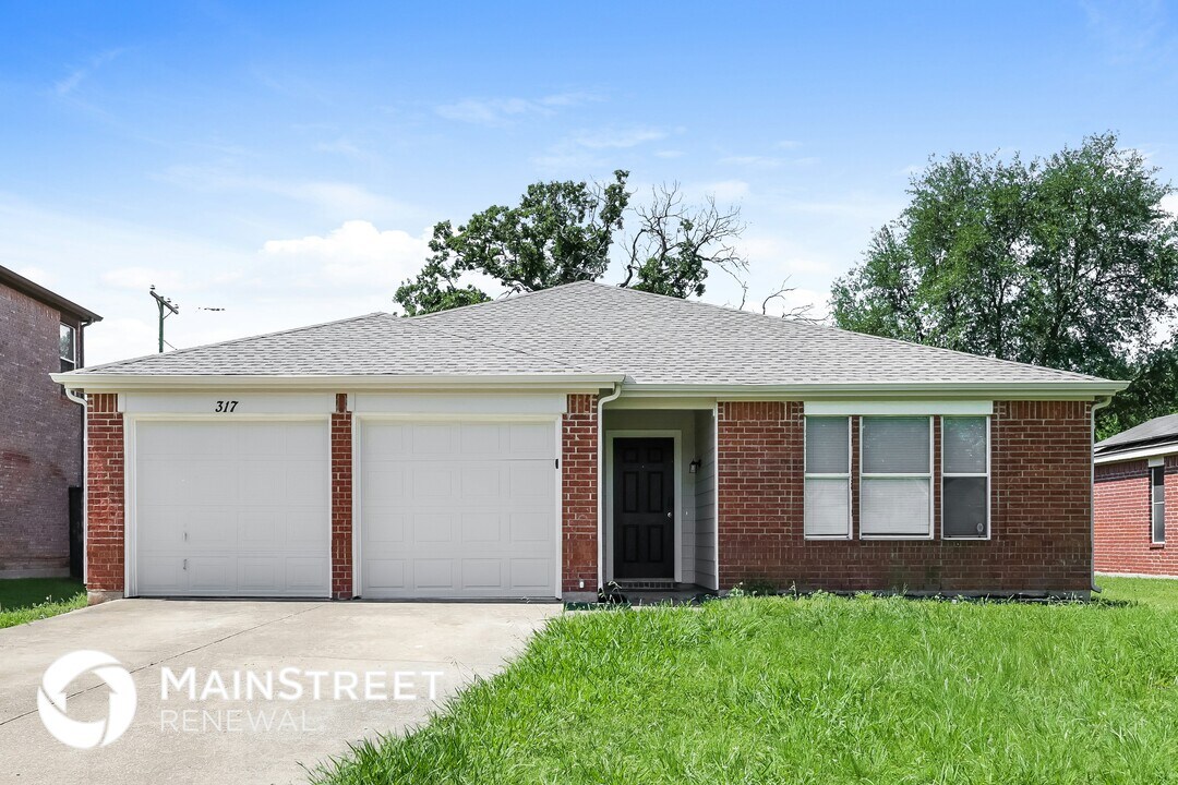 317 Oakhurst Dr in Seagoville, TX - Building Photo
