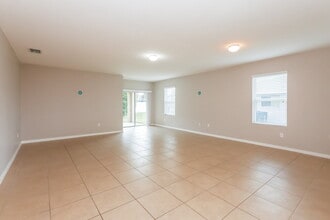 417 SE 9th Pl in Cape Coral, FL - Building Photo - Building Photo
