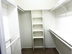 5505 Zelzah Ave in Los Angeles, CA - Building Photo - Building Photo