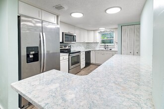 625 N Halifax Ave in Daytona Beach, FL - Building Photo - Building Photo