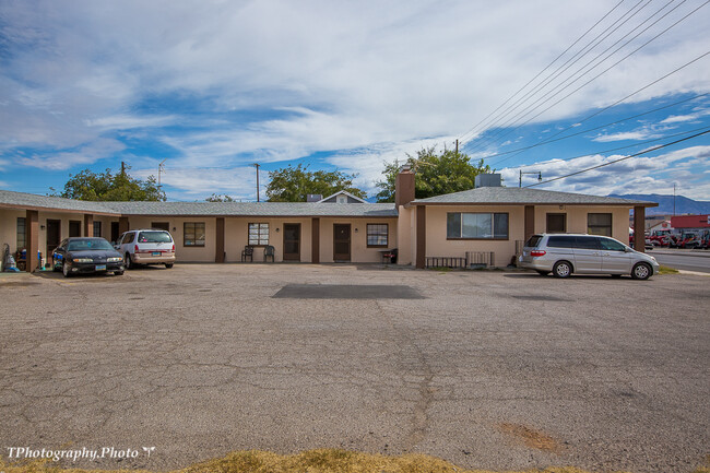 233 W Mesquite Blvd in Mesquite, NV - Building Photo - Building Photo