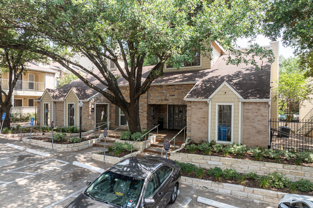 Magnolia Court in Austin, TX - Foto de edificio