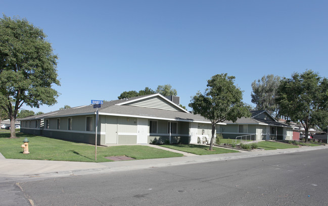 Mountain View Apartments in Lemoore, CA - Foto de edificio - Building Photo