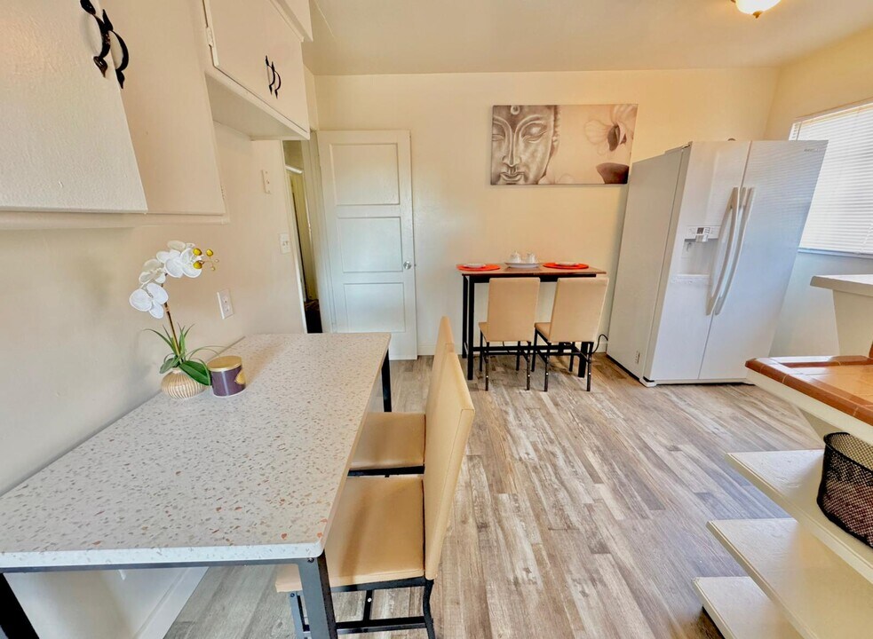 2811 Dracena St, Unit 2811 dracena in Bakersfield, CA - Foto de edificio
