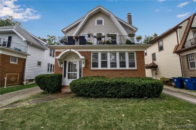 property at 284 Windermere Blvd