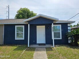3707 Burnham Way in Panama City, FL - Building Photo