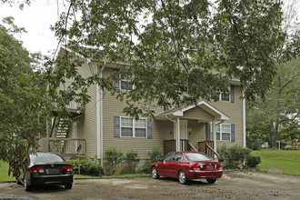 402 Hall St in La Fayette, GA - Foto de edificio - Building Photo