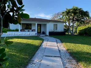 6811 SW 52nd St in Miami, FL - Building Photo - Building Photo