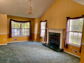 137 Salem Rd in North Brunswick, NJ - Building Photo - Building Photo
