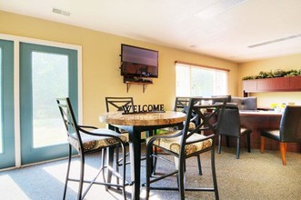 The Woodlands of Crest Hill in Crest Hill, IL - Building Photo - Interior Photo