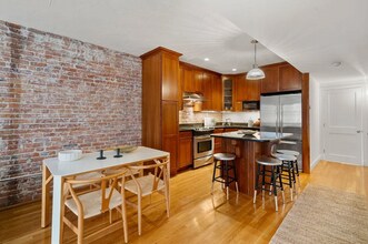 156 Prince St in Boston, MA - Foto de edificio - Building Photo